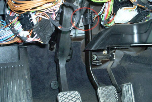 Reparar el interruptor de las luces de freno en un BMW E36